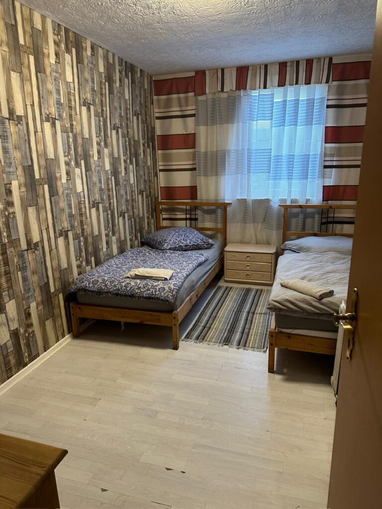 37dd81bc-0582-4c50-a773-50baf32ee42b