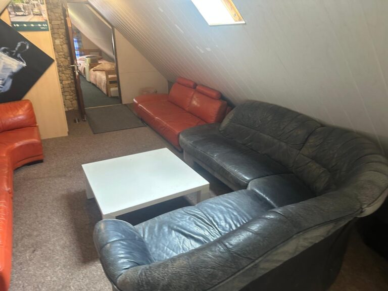 83c8bea2-efa7-40ca-8a41-3f5705285945