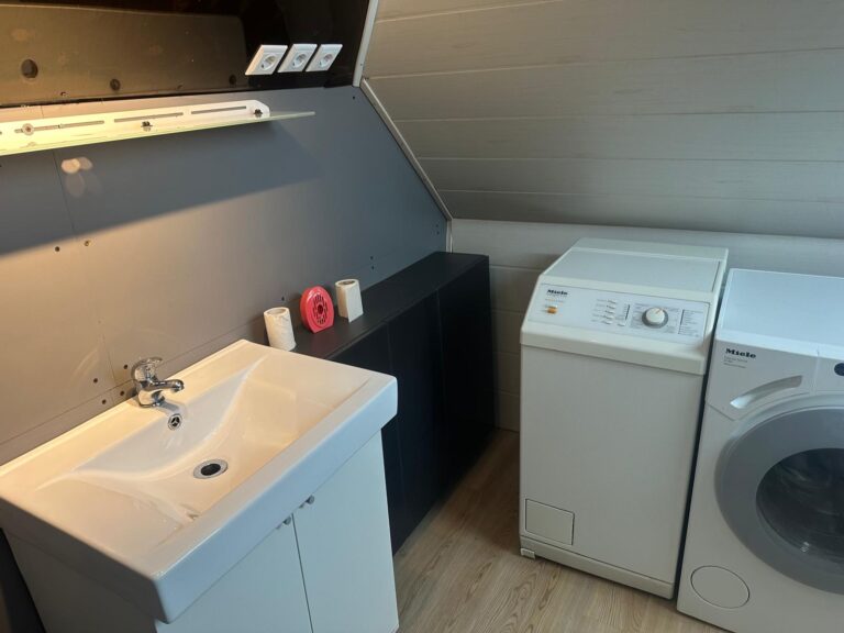 9f67a7fe-32ec-41ea-bd17-55cf530a17d5