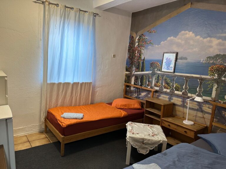 fb9db4d5-981a-428e-acfc-db35fb3cbc0c